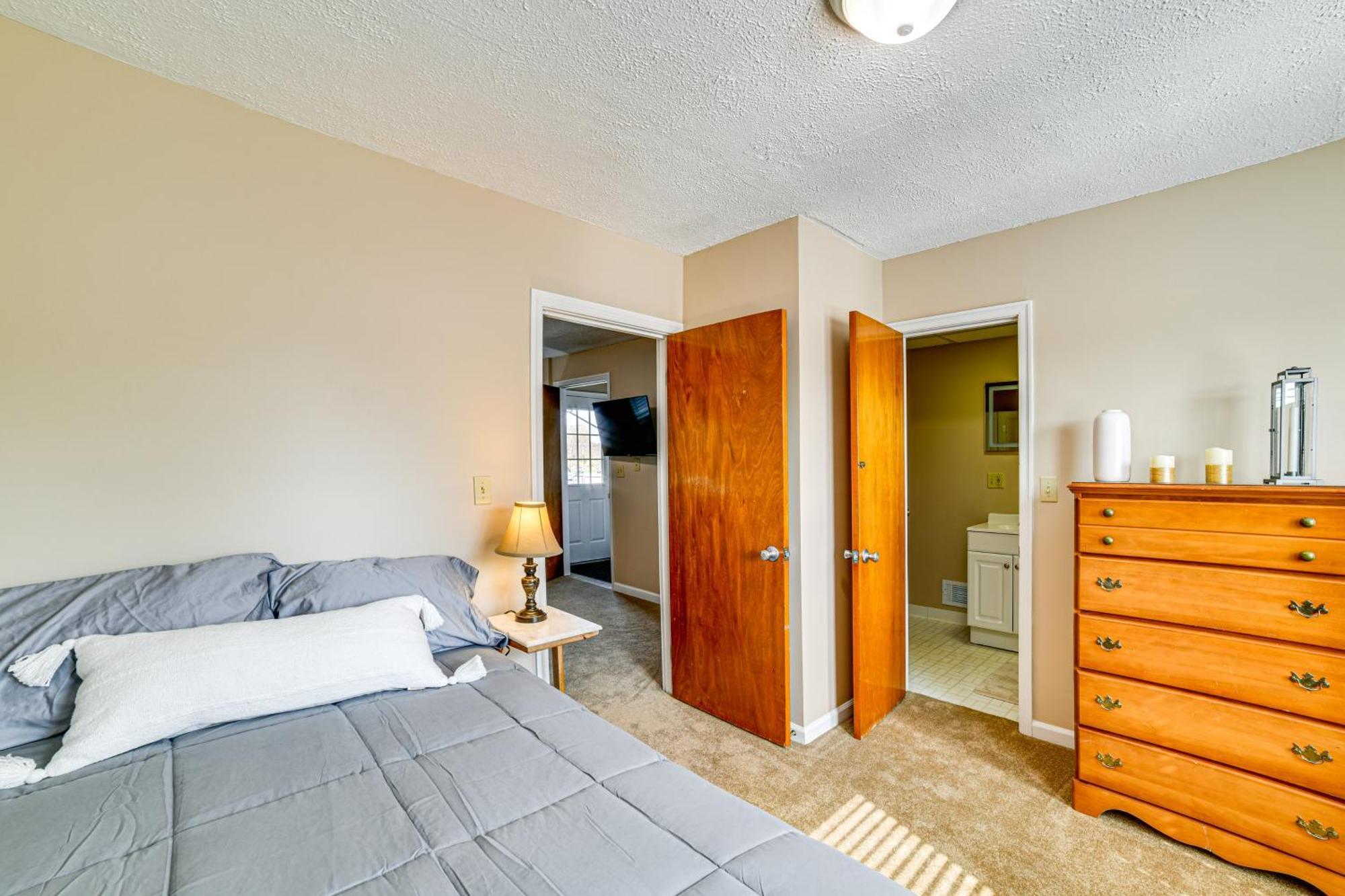 Less Than 2 Mi To Suny Cortland Unit With Private Parking Luaran gambar